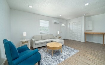 Building Photo - 4101 Canoe Creek Rd