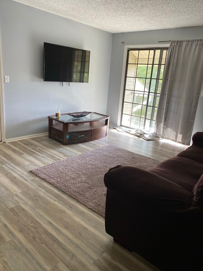 Building Photo - 109 Sussex Pl