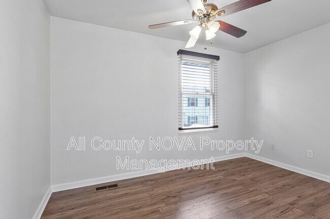 Building Photo - 9995 Campus Way S