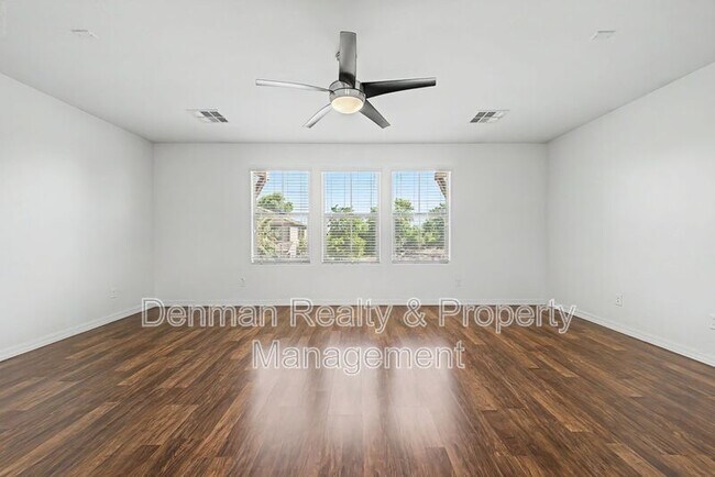 Building Photo - 2048 W Monte Cristo Ave