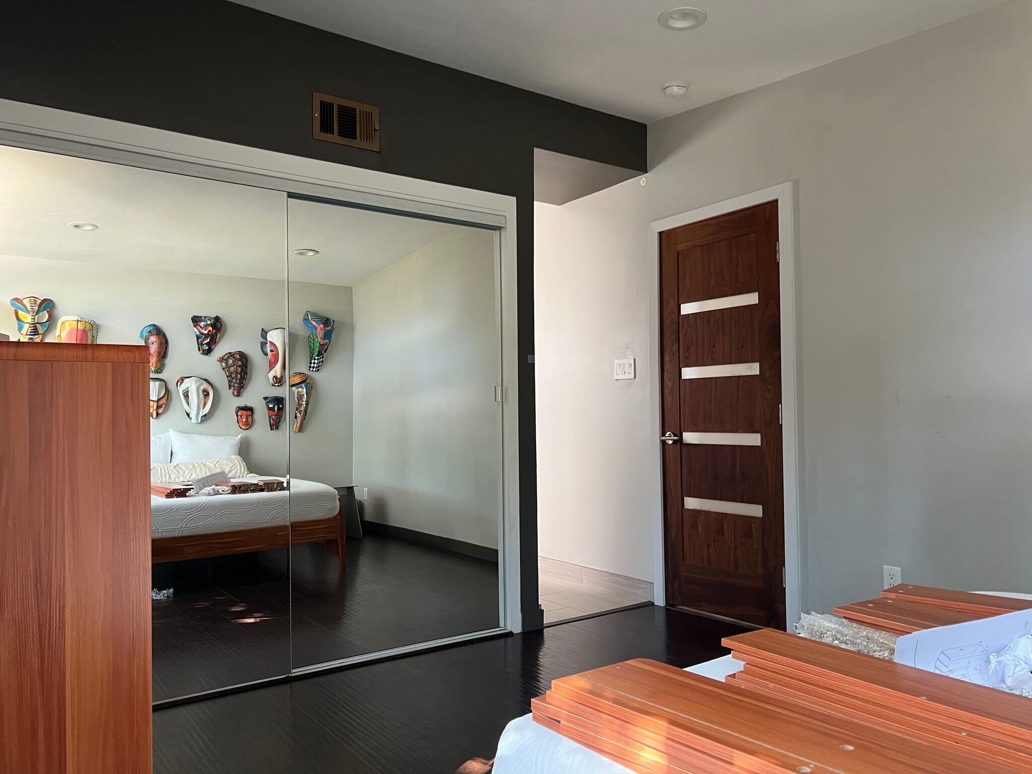 Building Photo - 5177 Carlingford Ave