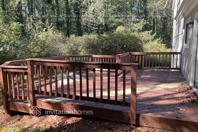 Building Photo - 691 Tarkington Rd N