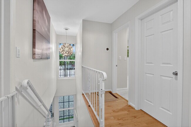 Building Photo - 1194 Hillsboro Mile