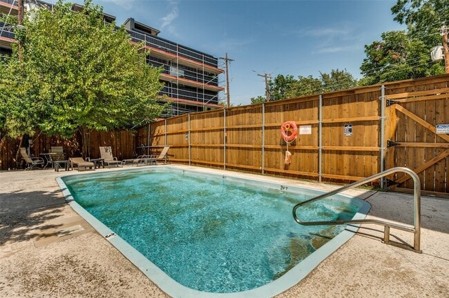 Building Photo - 3105 Wycliff Ave