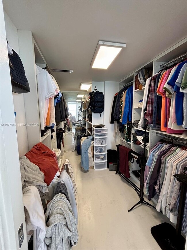 Building Photo - 6039 Collins Ave