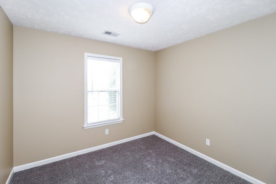 Building Photo - 1402 Leery Cove