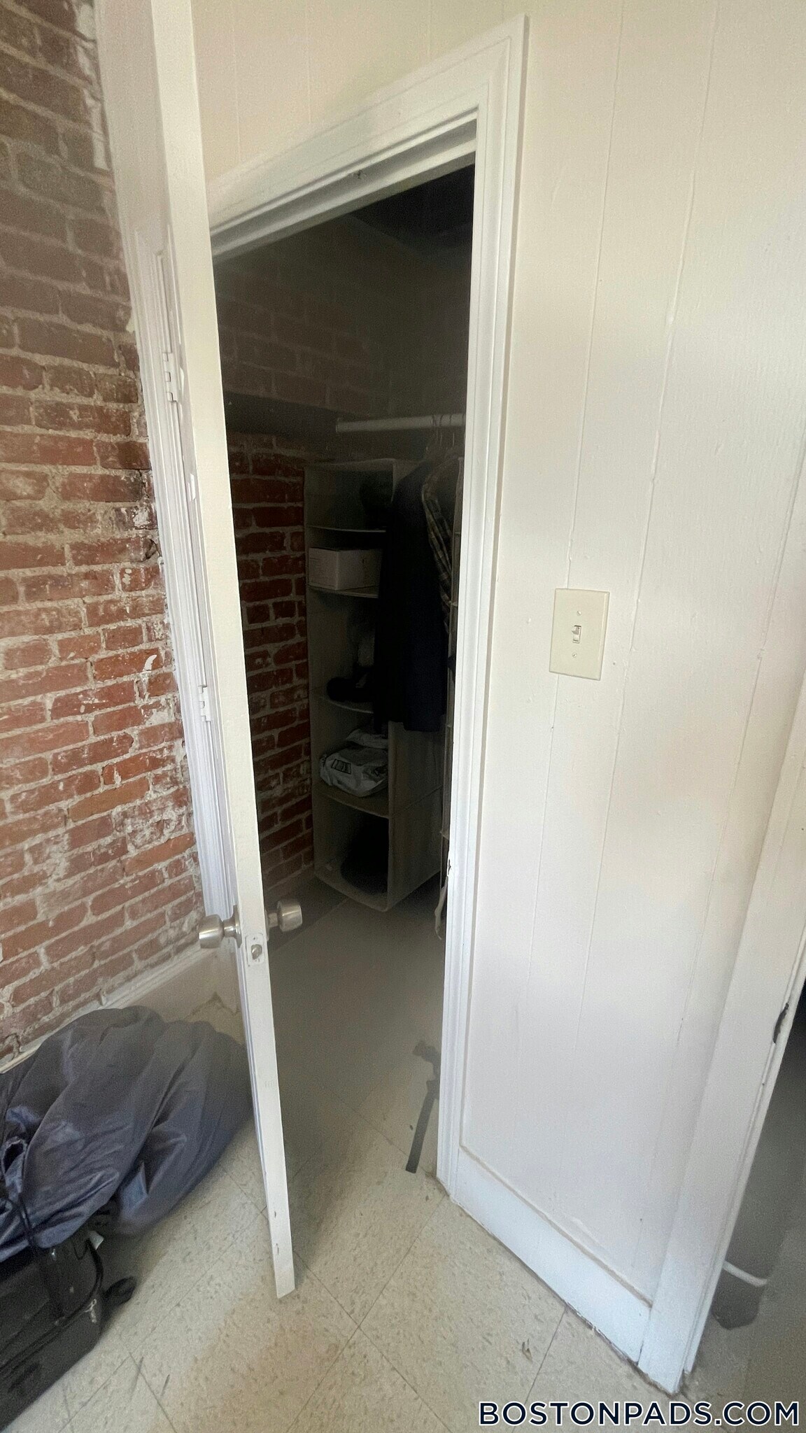 Building Photo - 7 Linden St