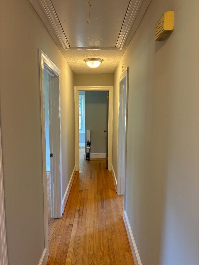 Building Photo - 5236 Lakehaven Ct