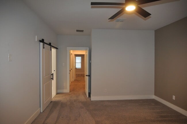 Building Photo - 829 Crystal Oak Ln