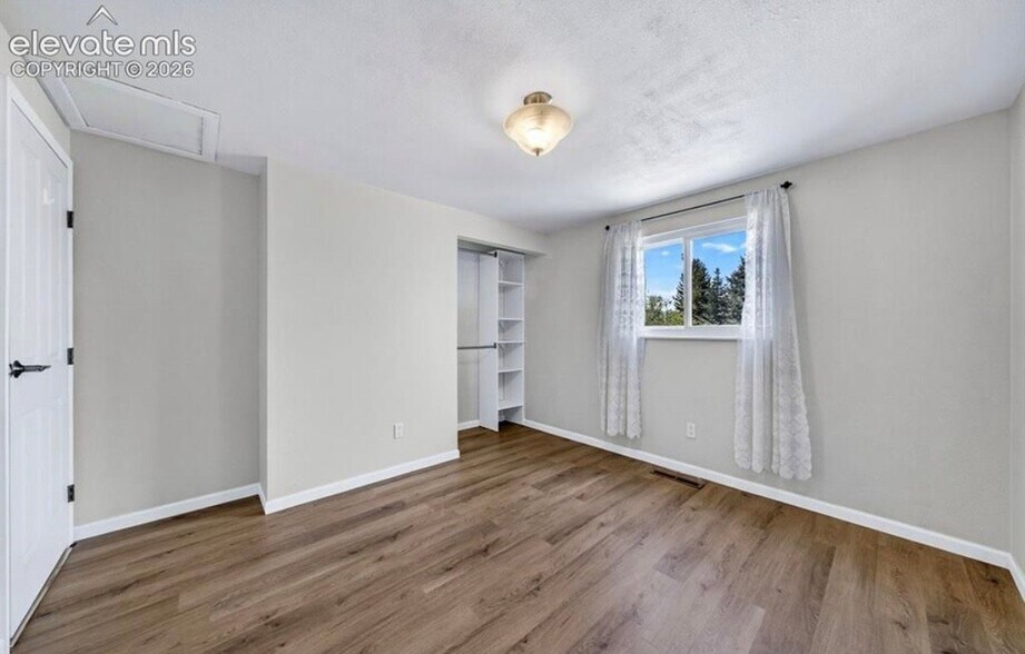 Building Photo - 2071 Cll Fontana