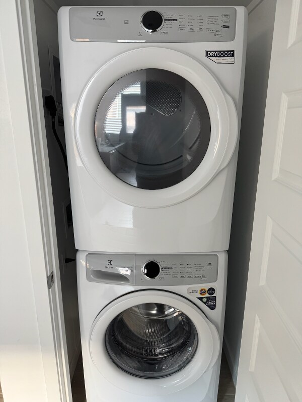 Building Photo - 9526 W Avalon Dr