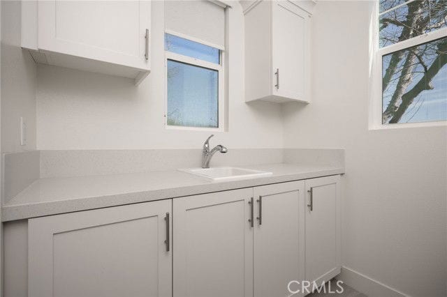 Building Photo - 2100 Cresta Dr