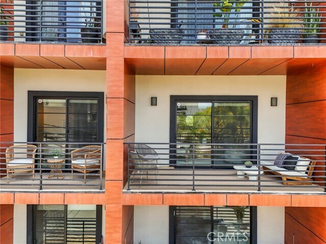 Building Photo - 8788 Shoreham Dr