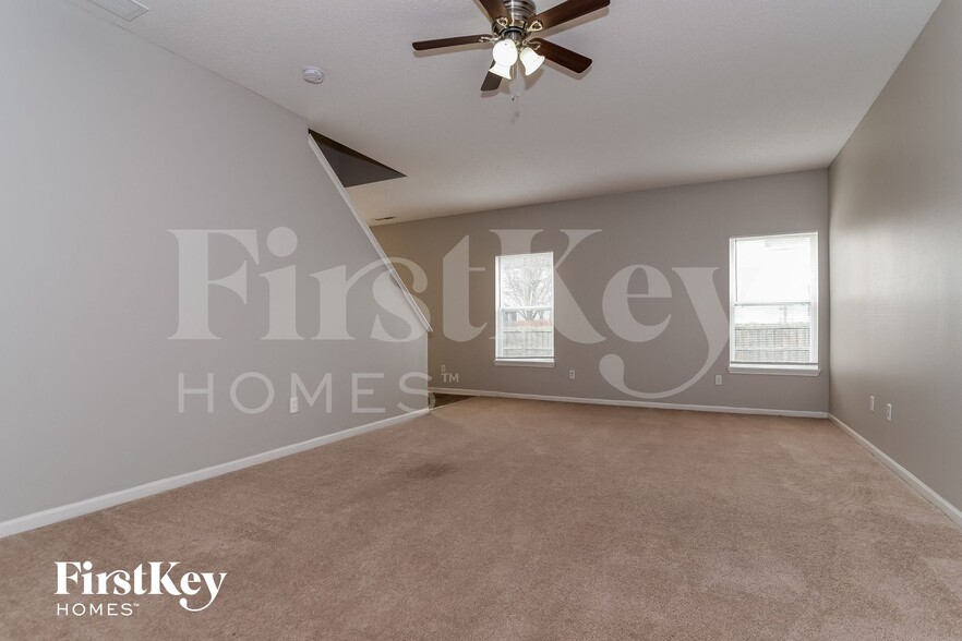 Building Photo - 7138 Parklake Pl