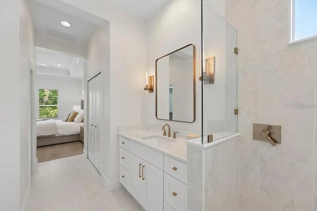 Building Photo - 7346 Edenmore St