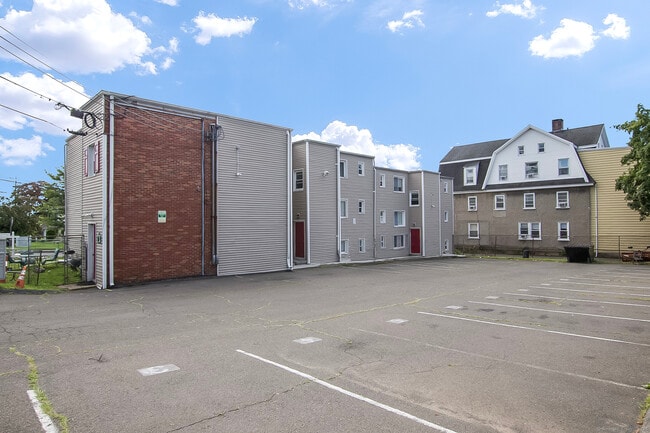 Building Photo - 36 Woodbury Ave