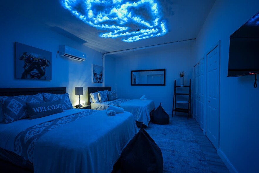 Building Photo - 20010 Highland Lakes Blvd