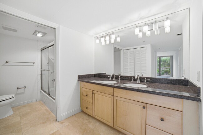 Building Photo - 4740 S Ocean Blvd