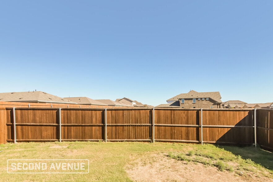Building Photo - 2421 Eldor Wy