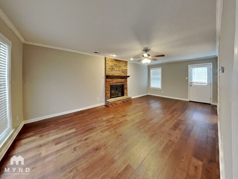 Building Photo - 2433 Dove Glen Cove