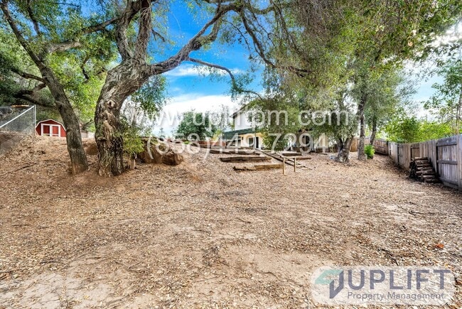 Building Photo - Country Estates - 4 bedroom 3 bathroom ove...