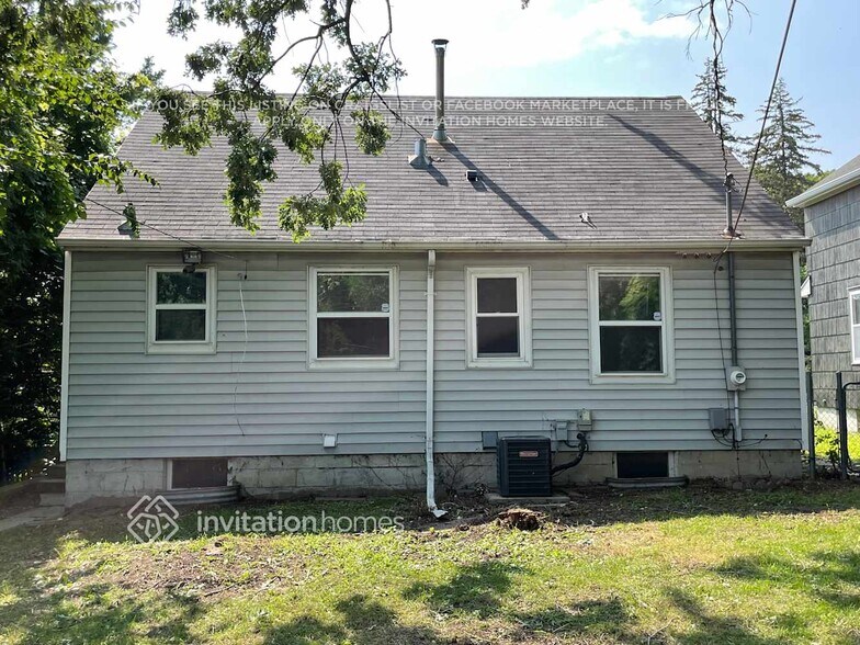 Building Photo - 5513 27th Ave S