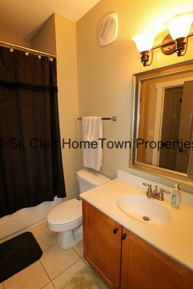 Building Photo - Furnished Condo on Logan Martin Lake