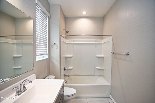 Building Photo - 13335 W Red Range Way