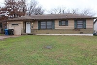 Building Photo - 3800 Woodside Dr