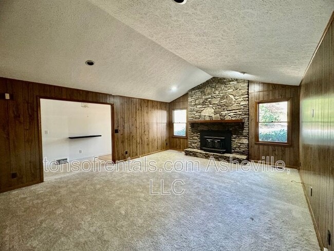 Building Photo - 136 Atwood Dr