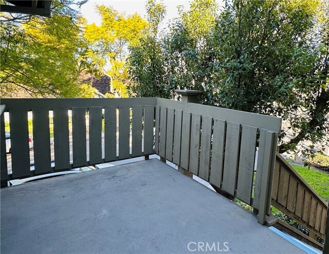 Building Photo - 122 Clearbrook