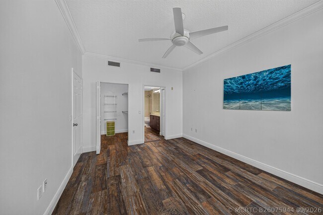 Building Photo - 2401 NE 65th St