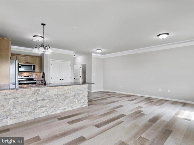 Building Photo - 129 Delano Dr