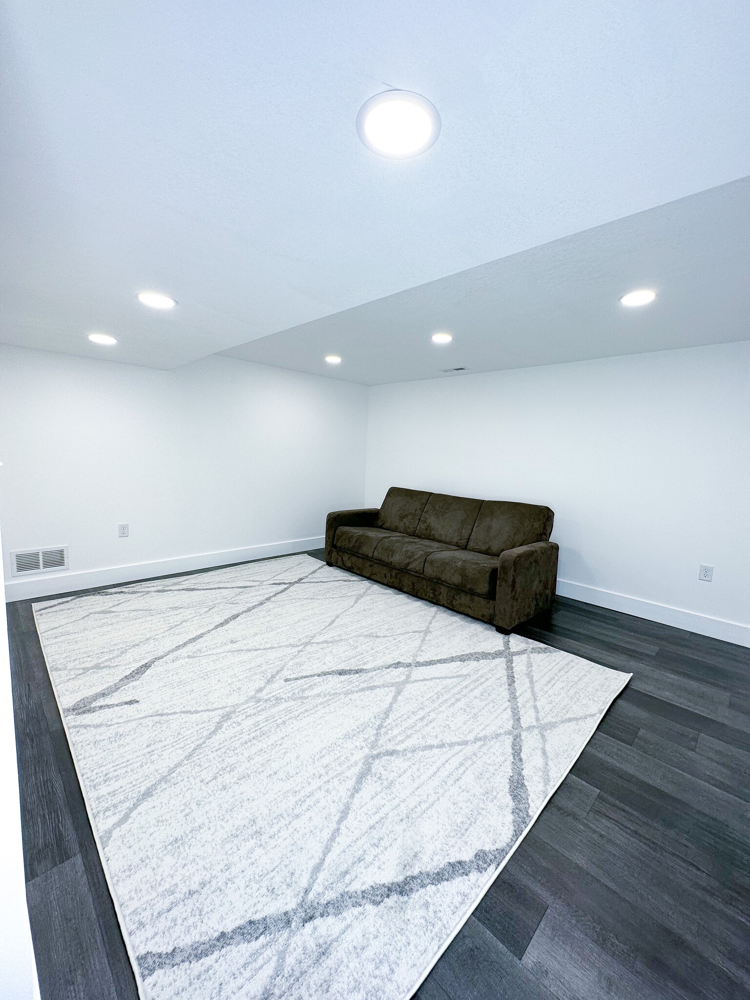 Building Photo - 7000 Park Ave