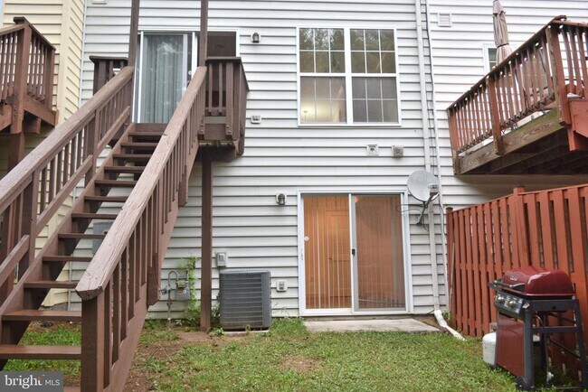 Building Photo - 15435 Binder Ct