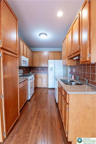Building Photo - 11 Cobblestone Dr
