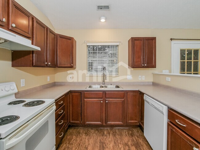 Building Photo - 1822 Hunters Hill Blvd