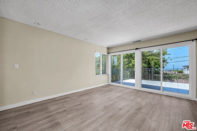 Building Photo - 5137 Reynier Ave