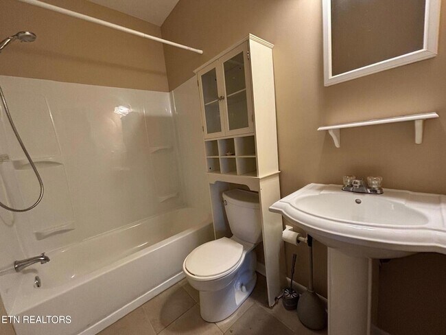 Building Photo - 7005 Washington Pike