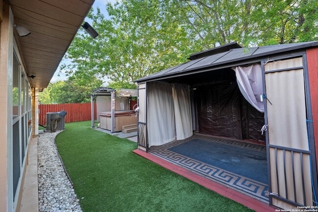 Building Photo - 6739 Tezel Bend