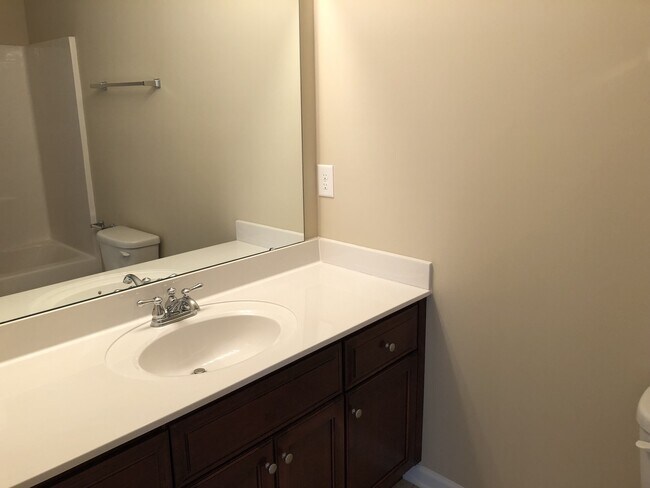 Building Photo - Available to show! **MOVE-IN Special $250 off the 1st full month's rent.**