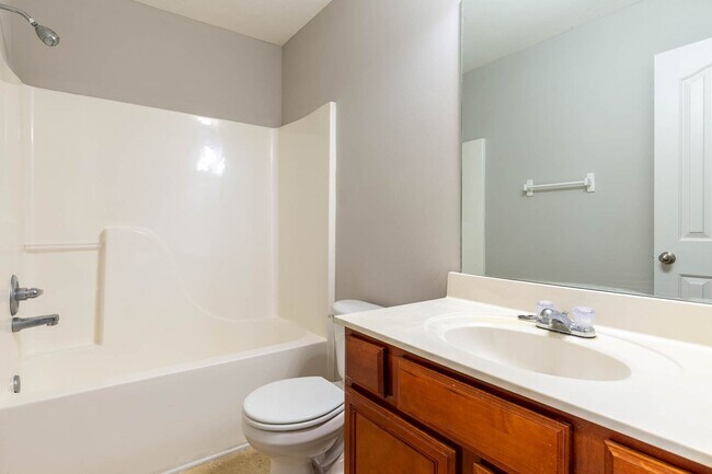 Building Photo - 752 Holland Ridge Dr