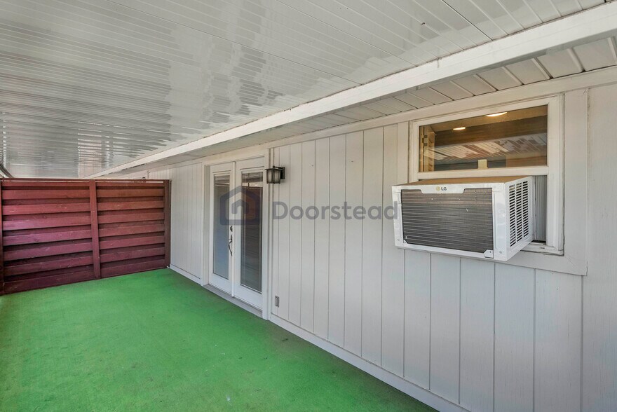 Building Photo - 6009 Sandhurst Ln