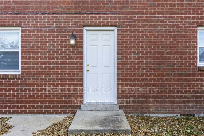 Building Photo - 4021 Victoria Way