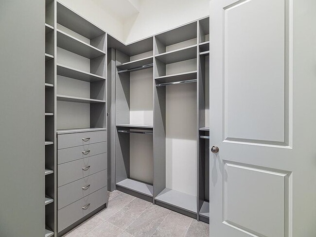 Building Photo - "Charming 2-Bed, 2-Bath Retreat in Prime Downtown Greenwich Location!"