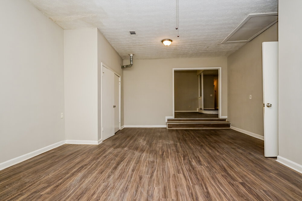 Building Photo - 3835 Charlotte Dr