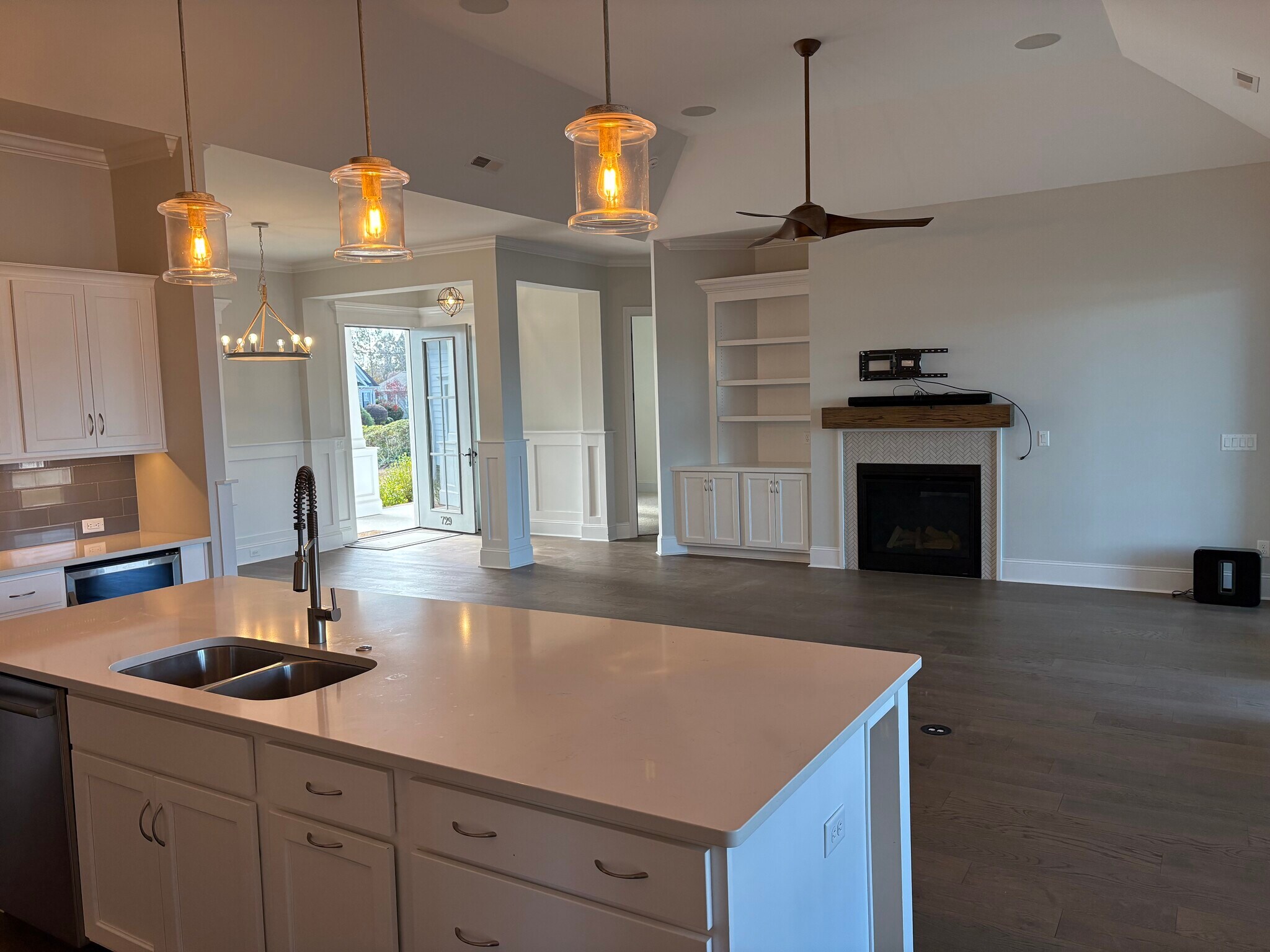 Building Photo - 729 Windemere Rd