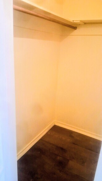 Building Photo - 203 N 13th St