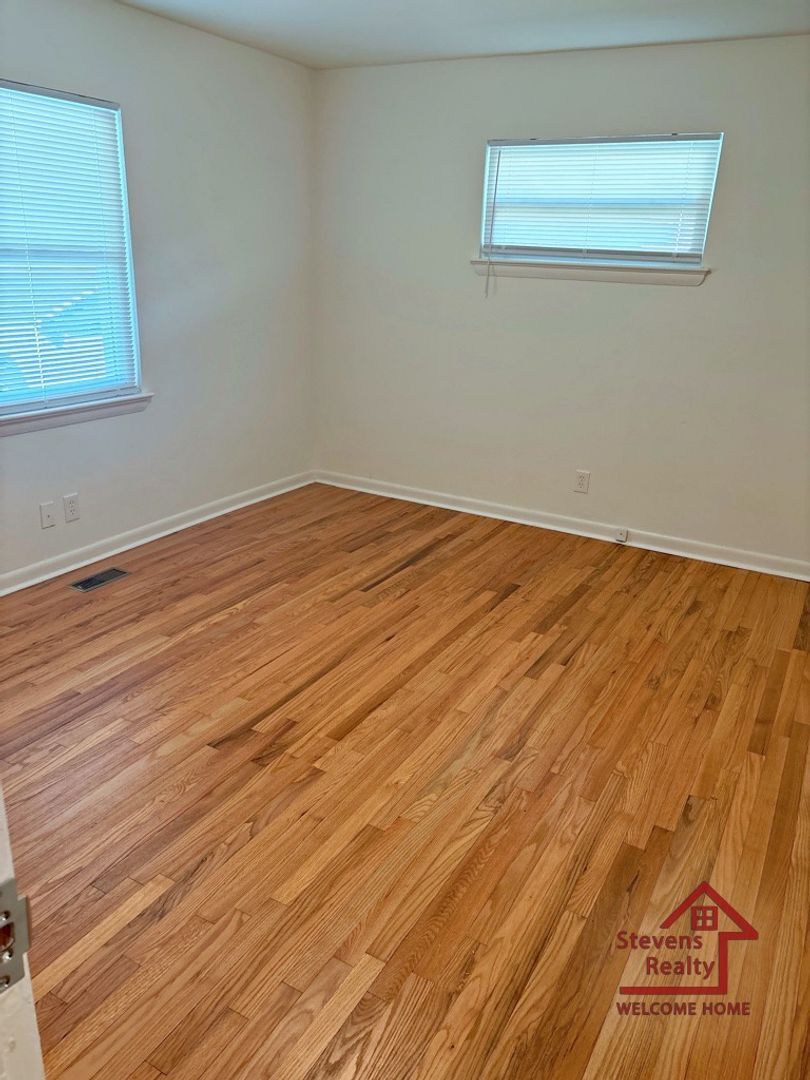 Building Photo - 1231 Helena Dr