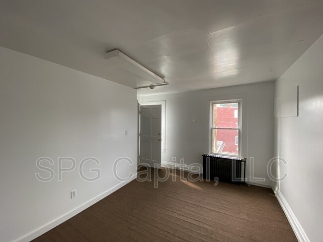 Building Photo - 252 W Jackson St